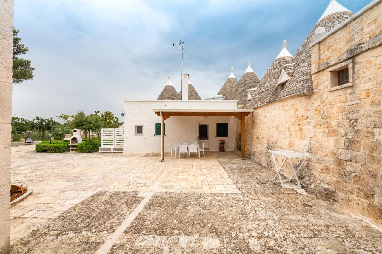 Trullo Il Focolare In Masseria Cisternino Exteriör bild