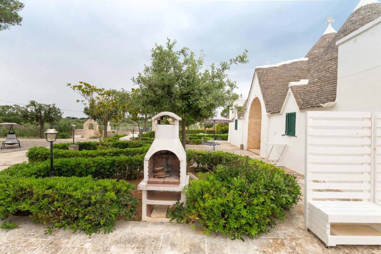 Trullo Il Focolare In Masseria Cisternino Exteriör bild