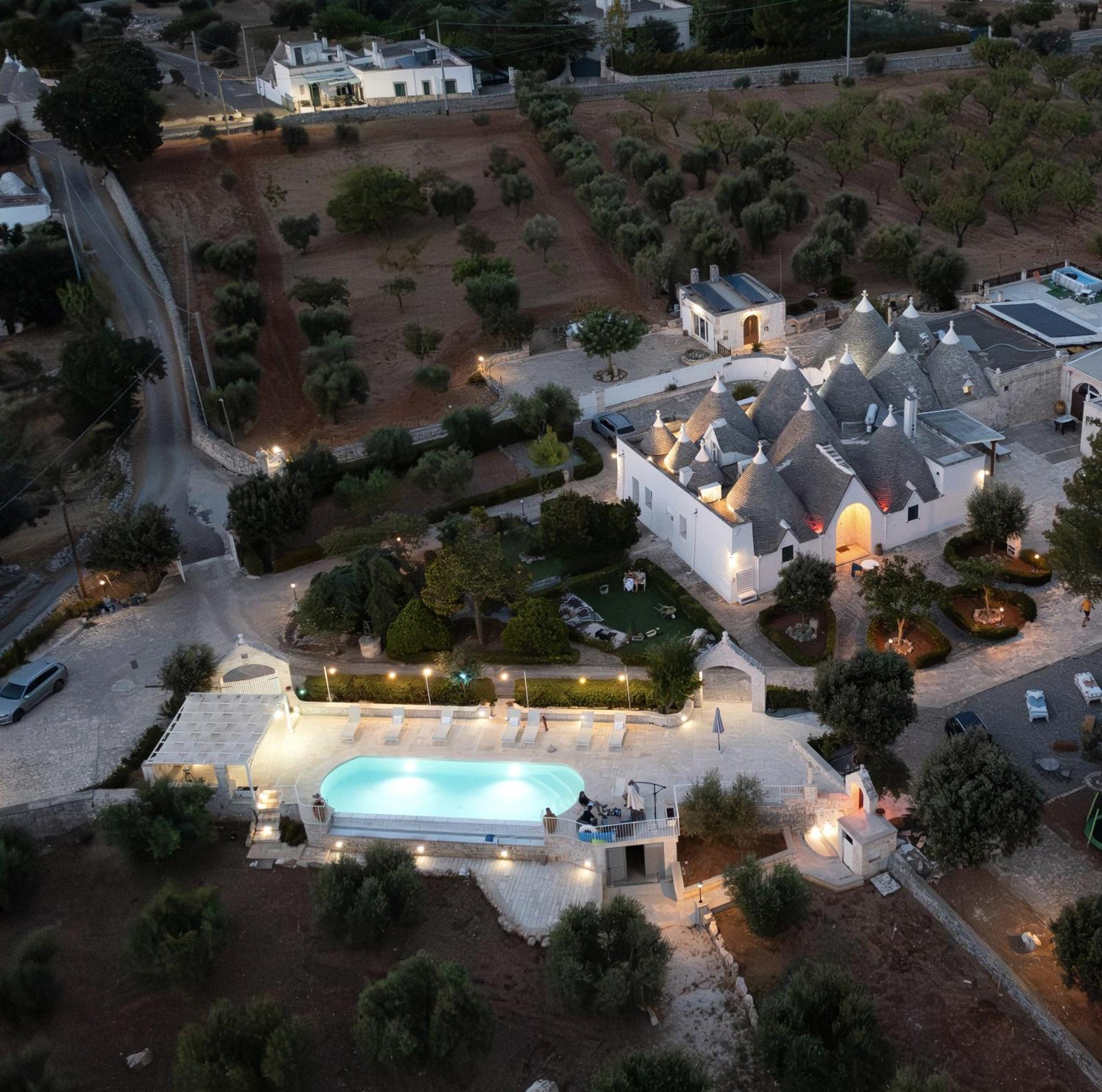 Trullo Il Focolare In Masseria Cisternino Exteriör bild
